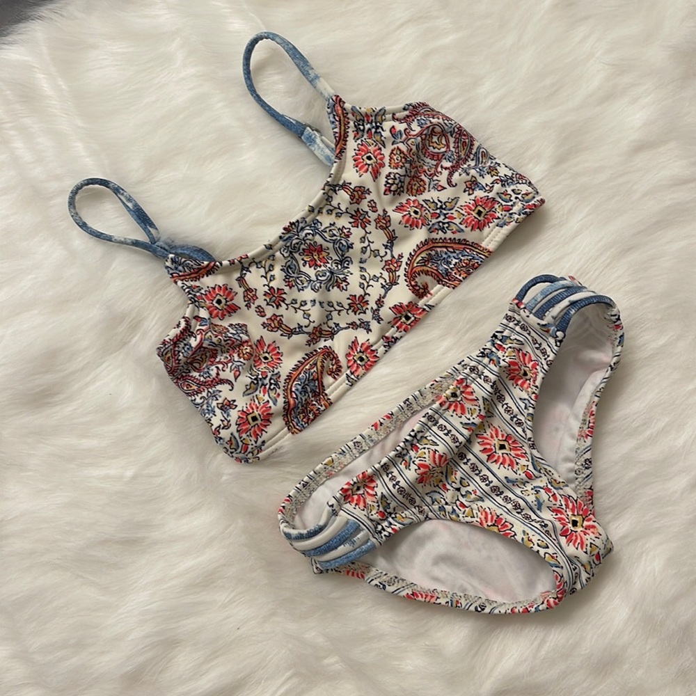 Girls billabong bikini size 4